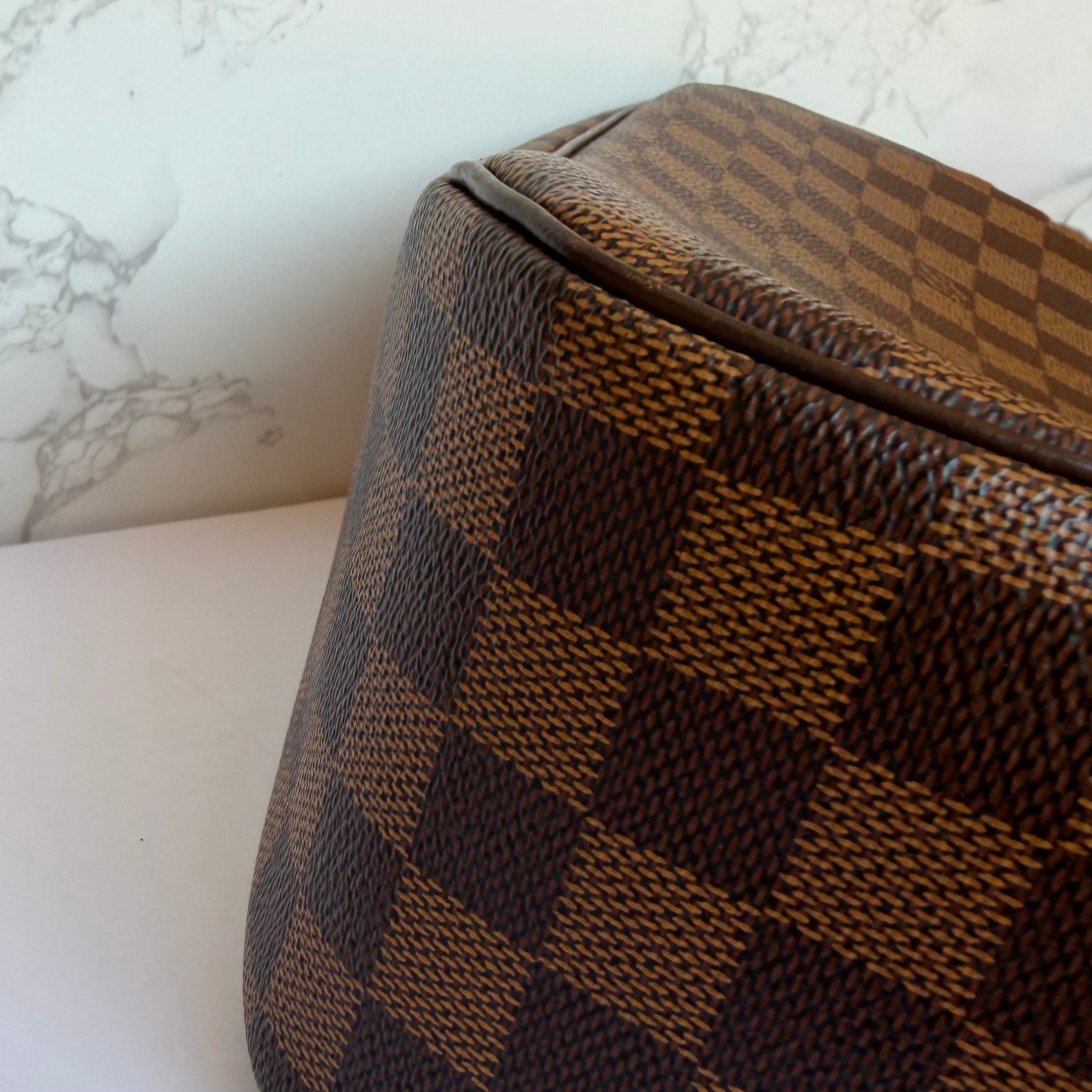signs of wear Louis Vuitton Parioli PM new Damier Ebene