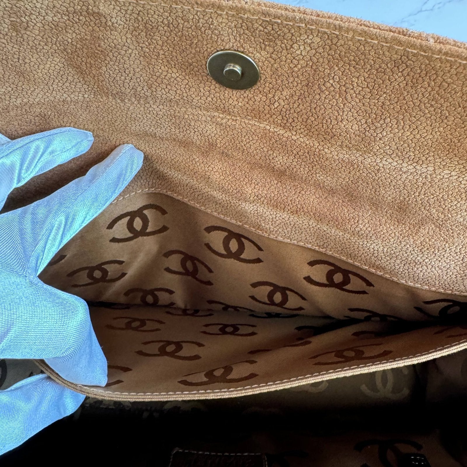 Pre-owned Chanel handbag designer authentic brown suede