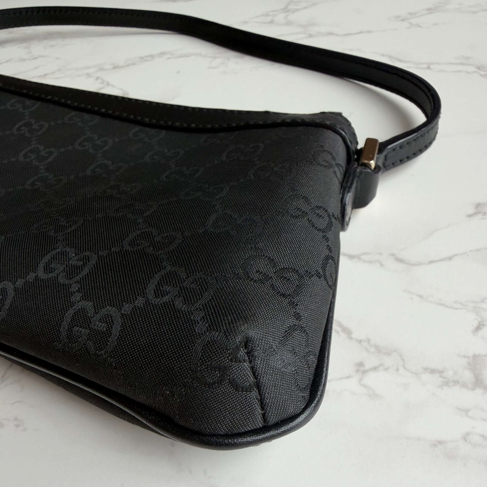 Gucci GG supreme tas zijkant