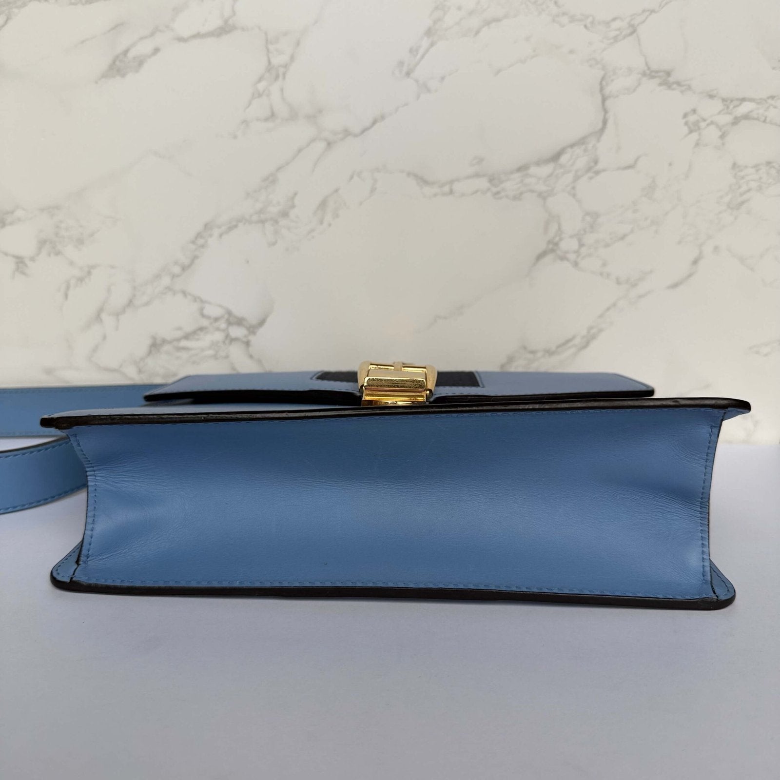 Gucci elegant shoulder bag blue