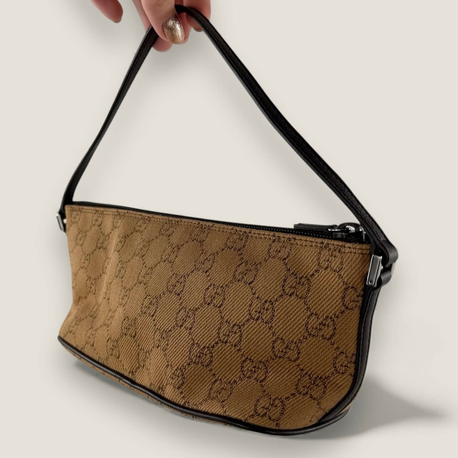 Gucci gg supreme boat bag dustbag and bag holder