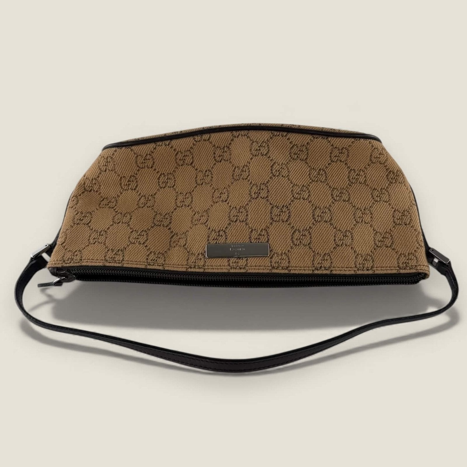 Gucci gg supreme boat bag silver hardware detail