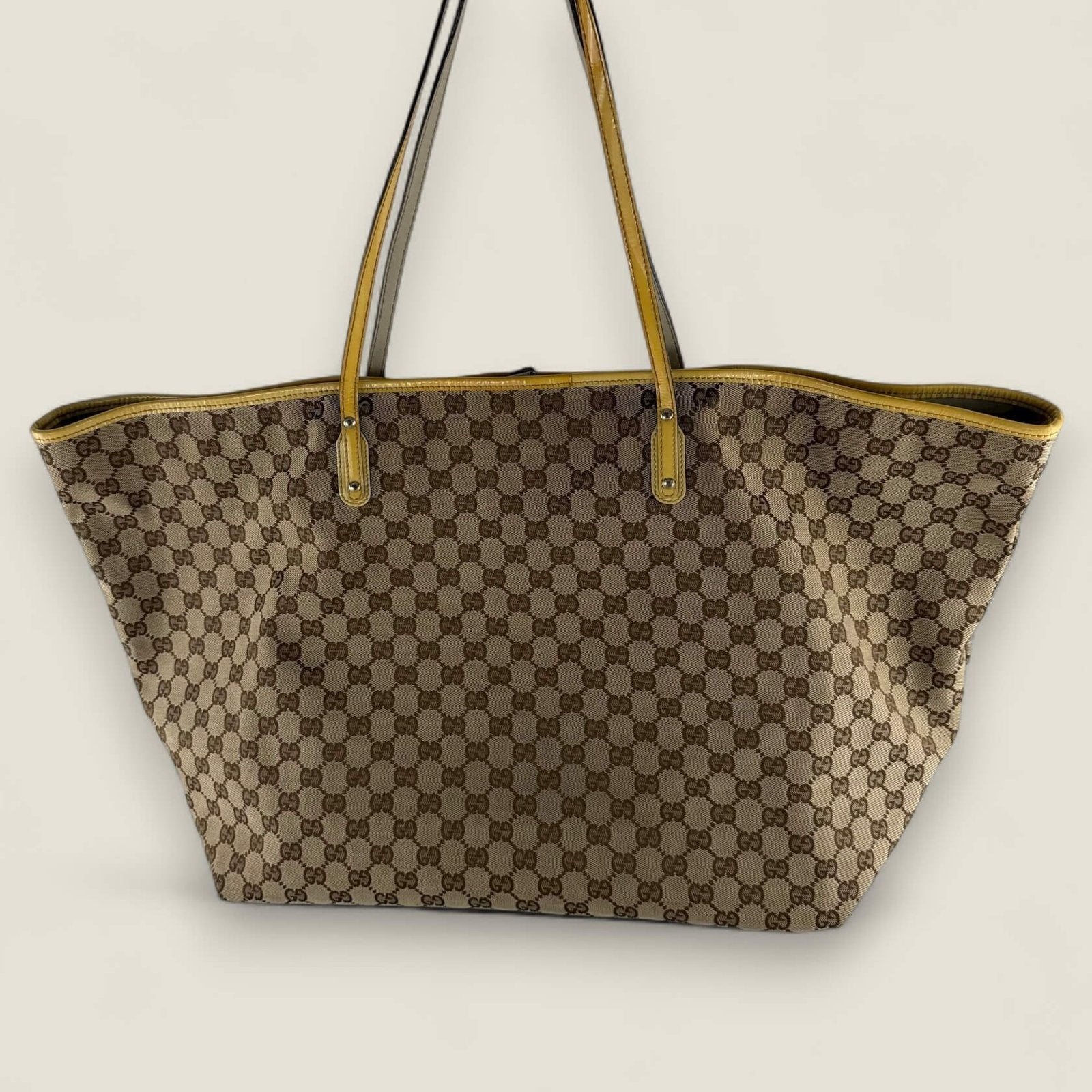 Gucci gg supreme monogram pug dog tote back