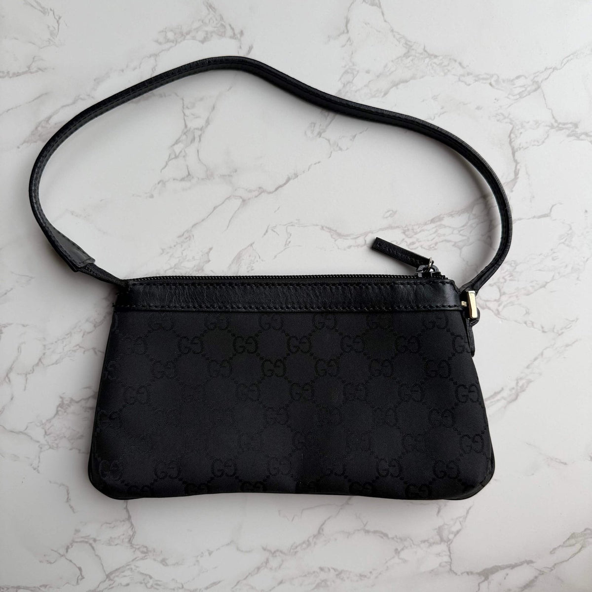 Gucci mini schoudertas in zwart GG supreme canvas