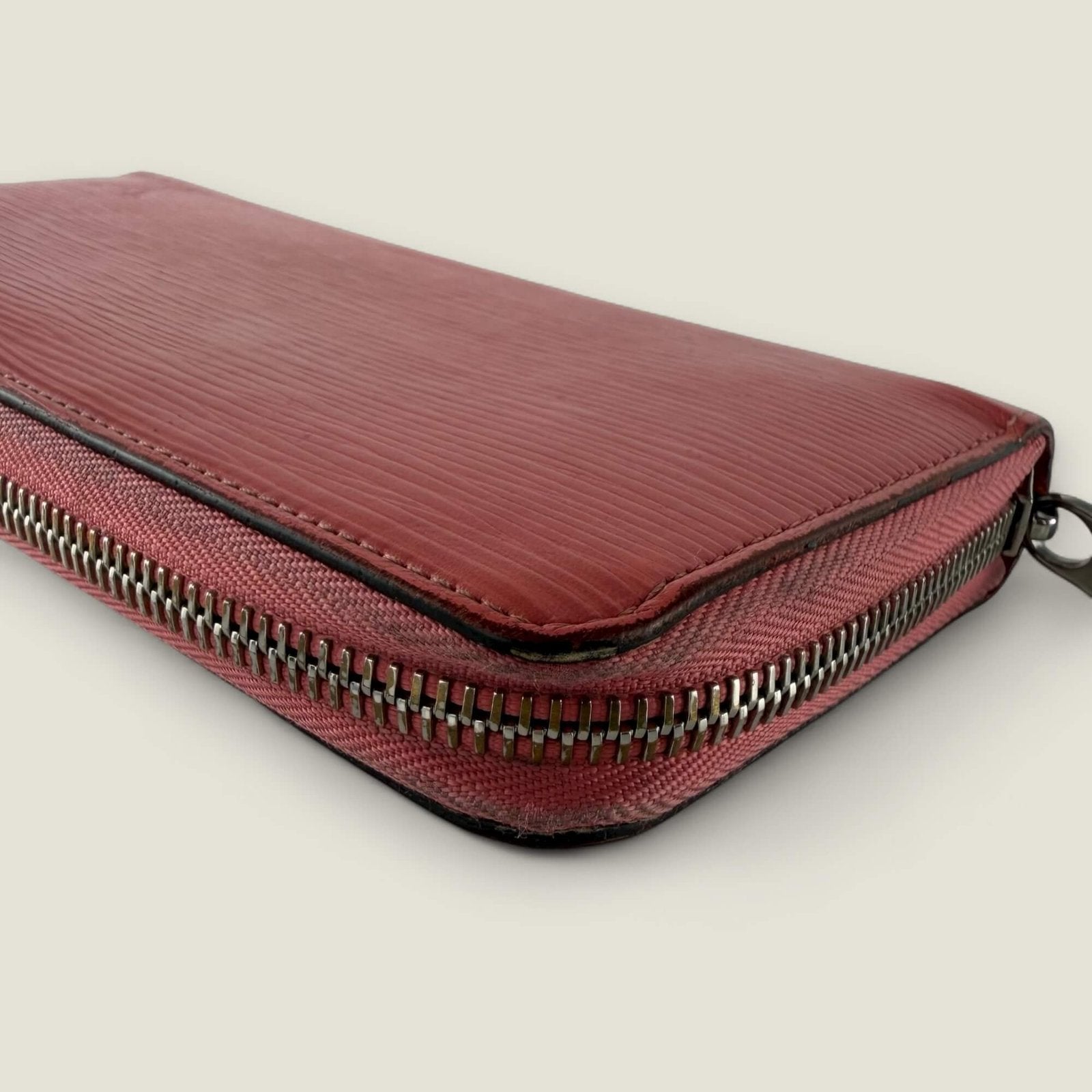 Corners pre-owned designer wallet Louis Vuitton