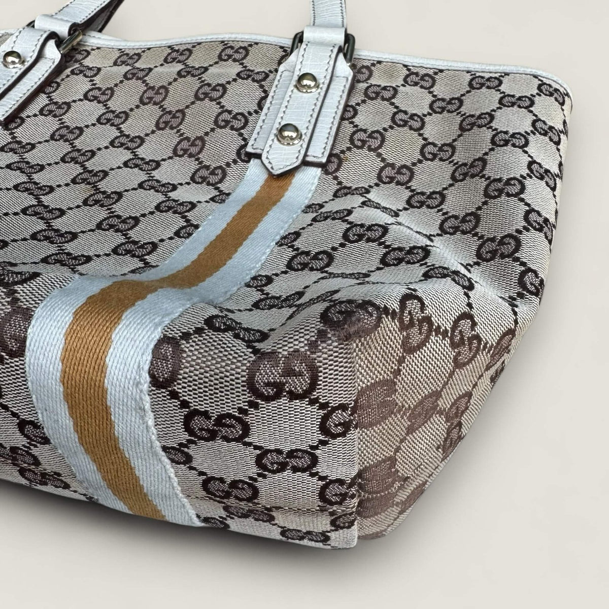 corners vintage Gucci Sherry tote