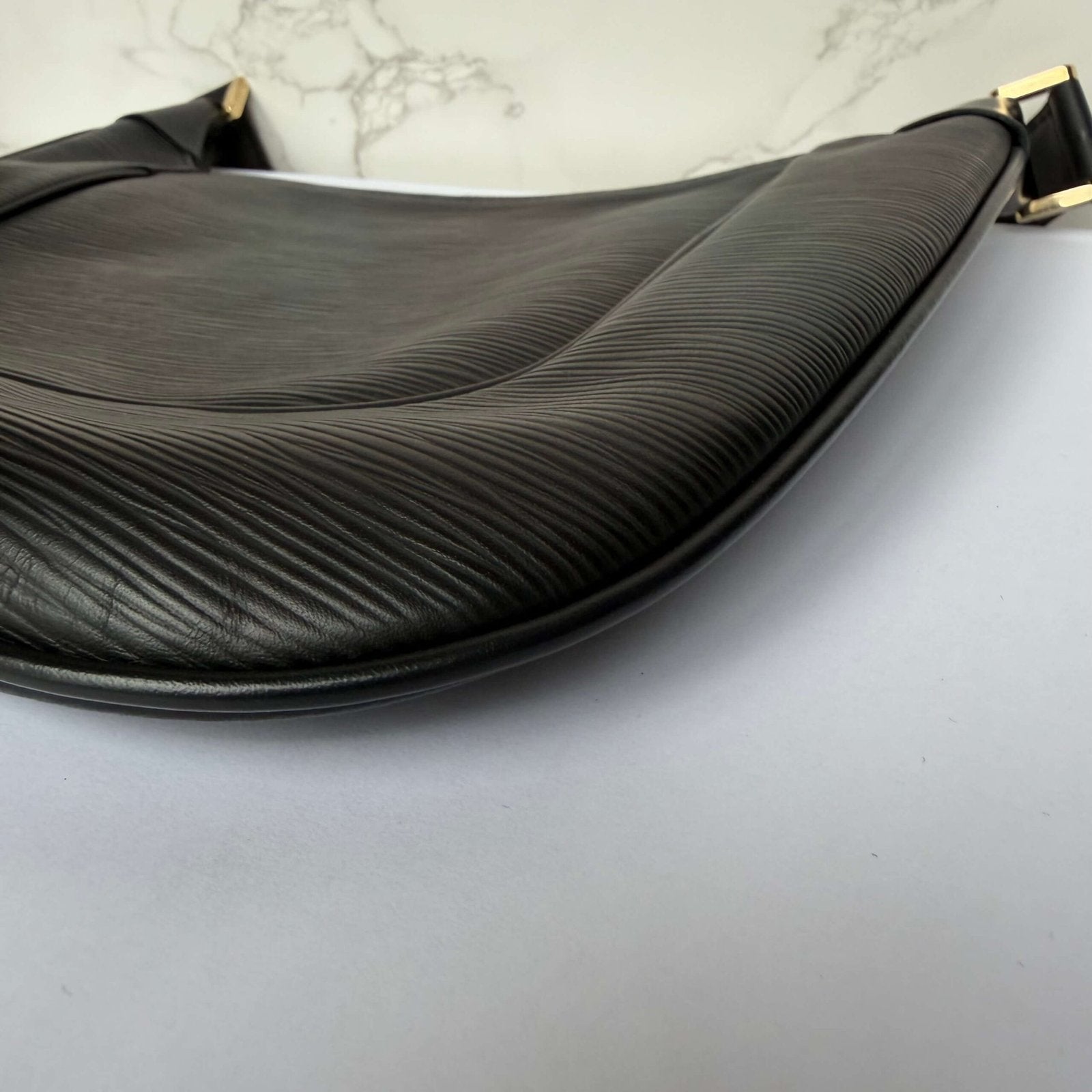 corners Louis Vuitton handbag Matsy epi leather