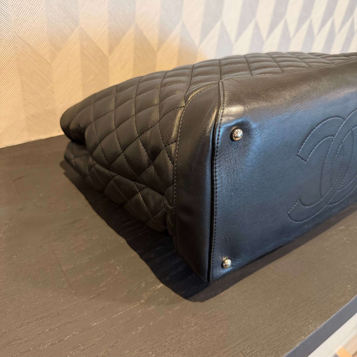 Hoekjes authentieke Chanel calfskin shopper