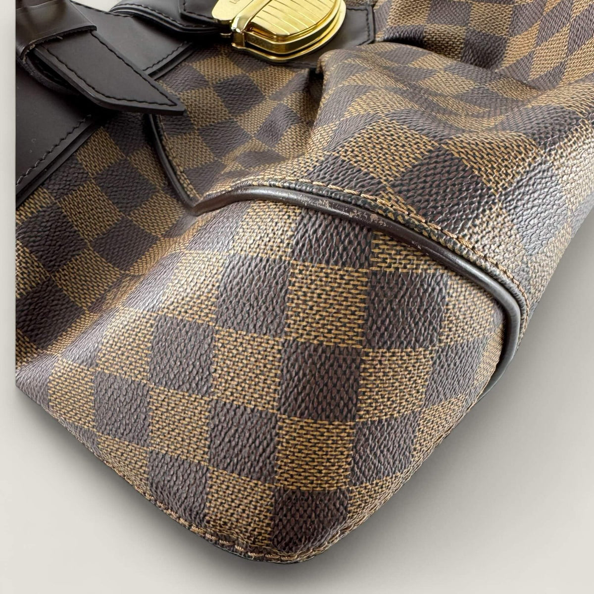 Corners authentic Louis Vuitton Damier Ebene canvas
