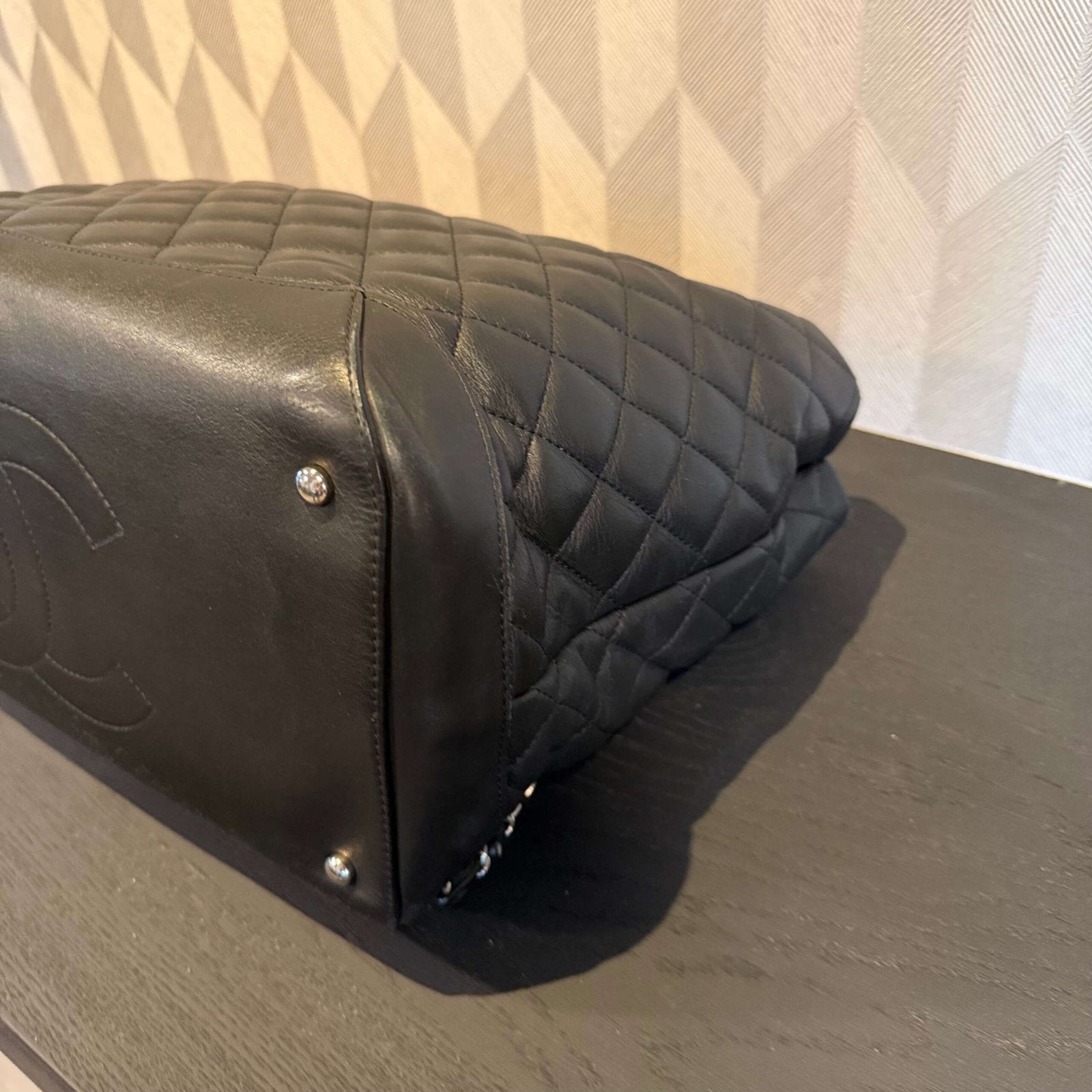 Hoekjes originele Chanel calfskin quilted large shopping tote