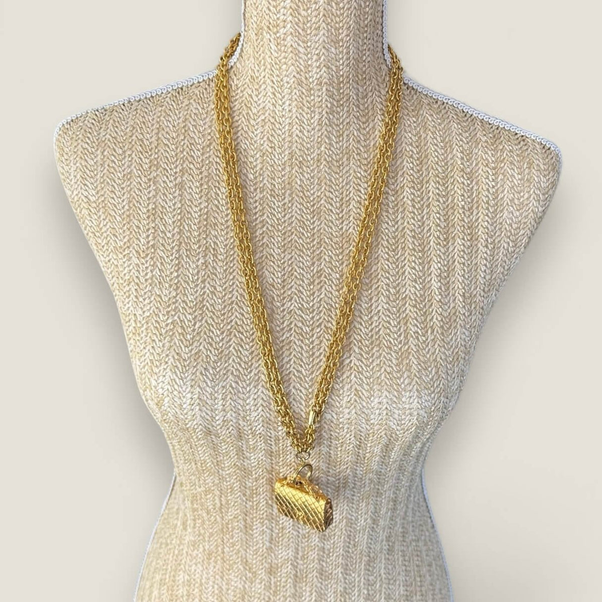 Long vintage necklace Chanel mini bag 24k goldplated