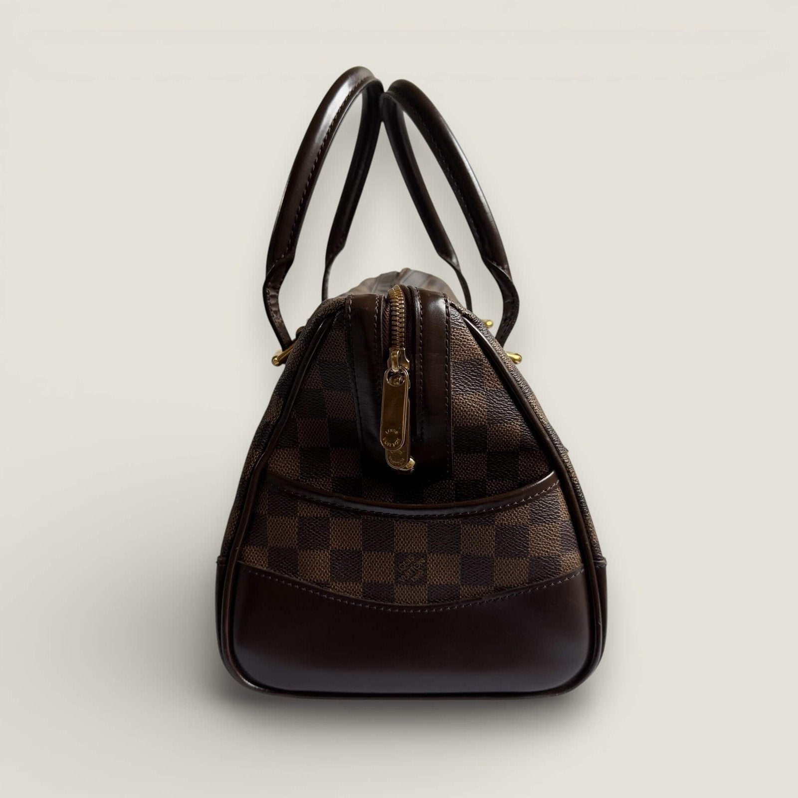 Louis Vuitton Berkeley zipper detail pre owned luxury handbag