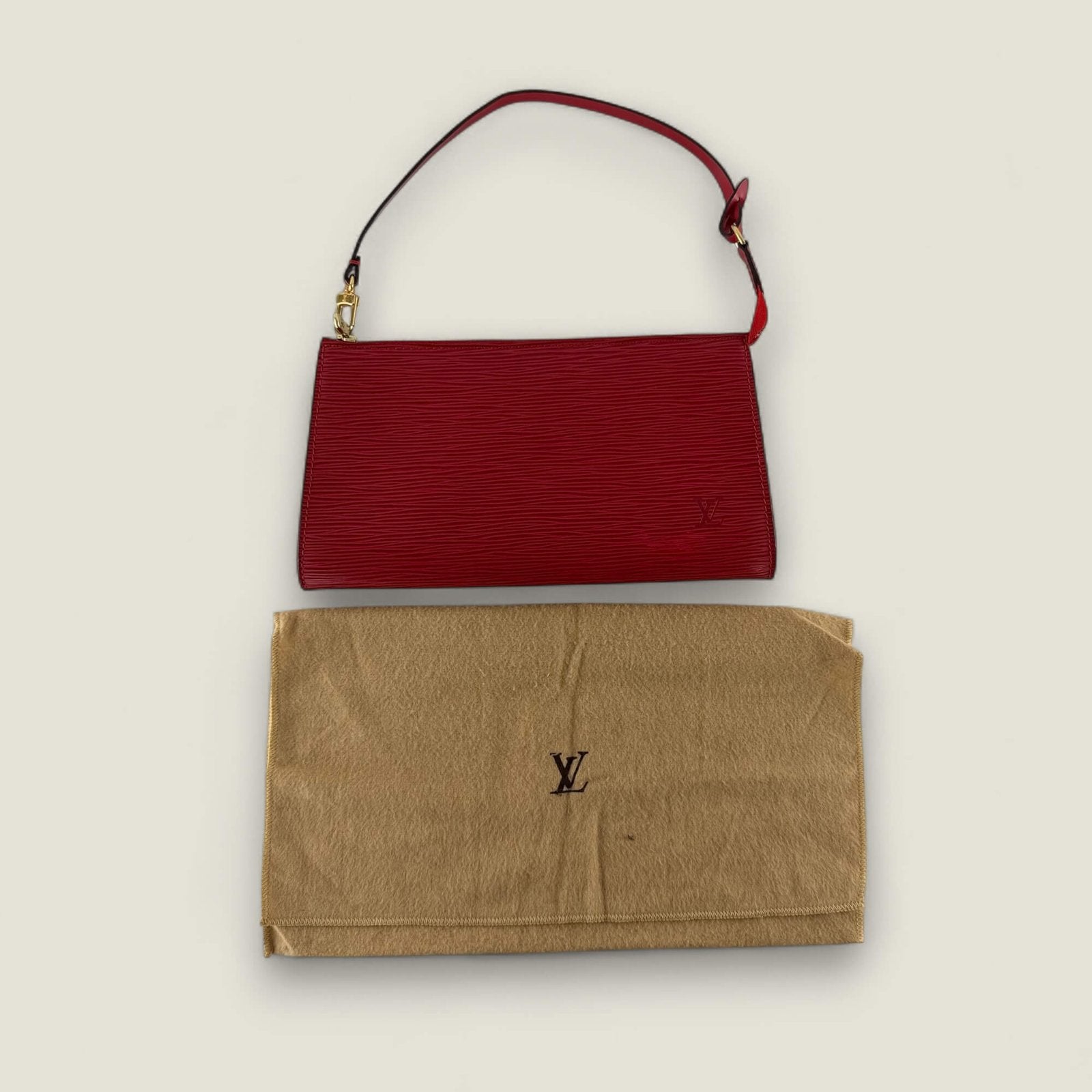 Louis Vuitton Pochette Accessories Epi red - pre-owned