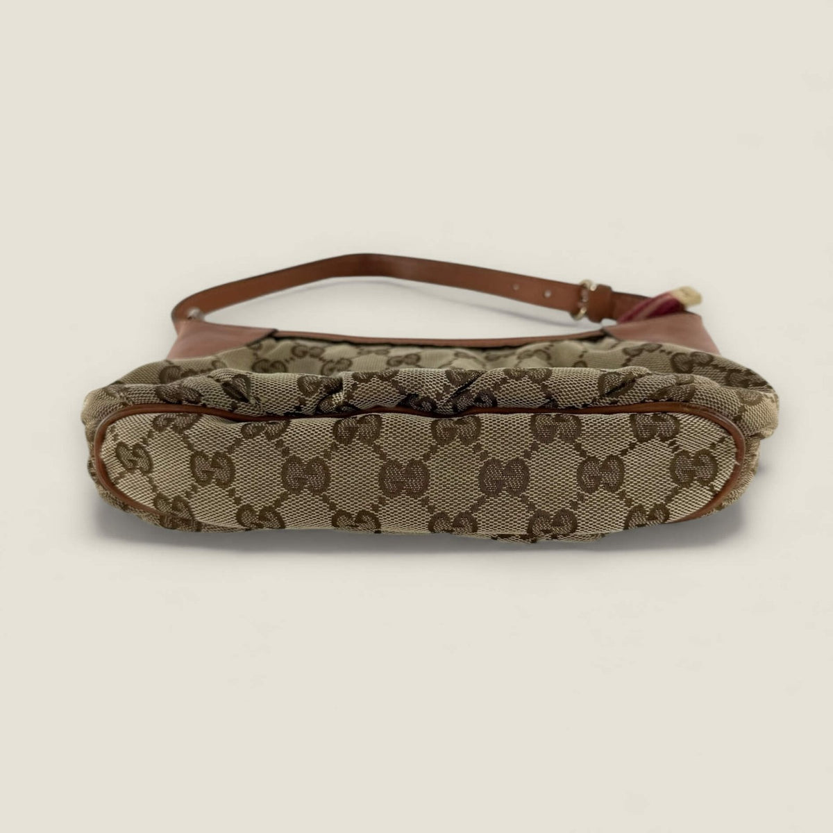 bottom Gucci pochette GG supreme canvas