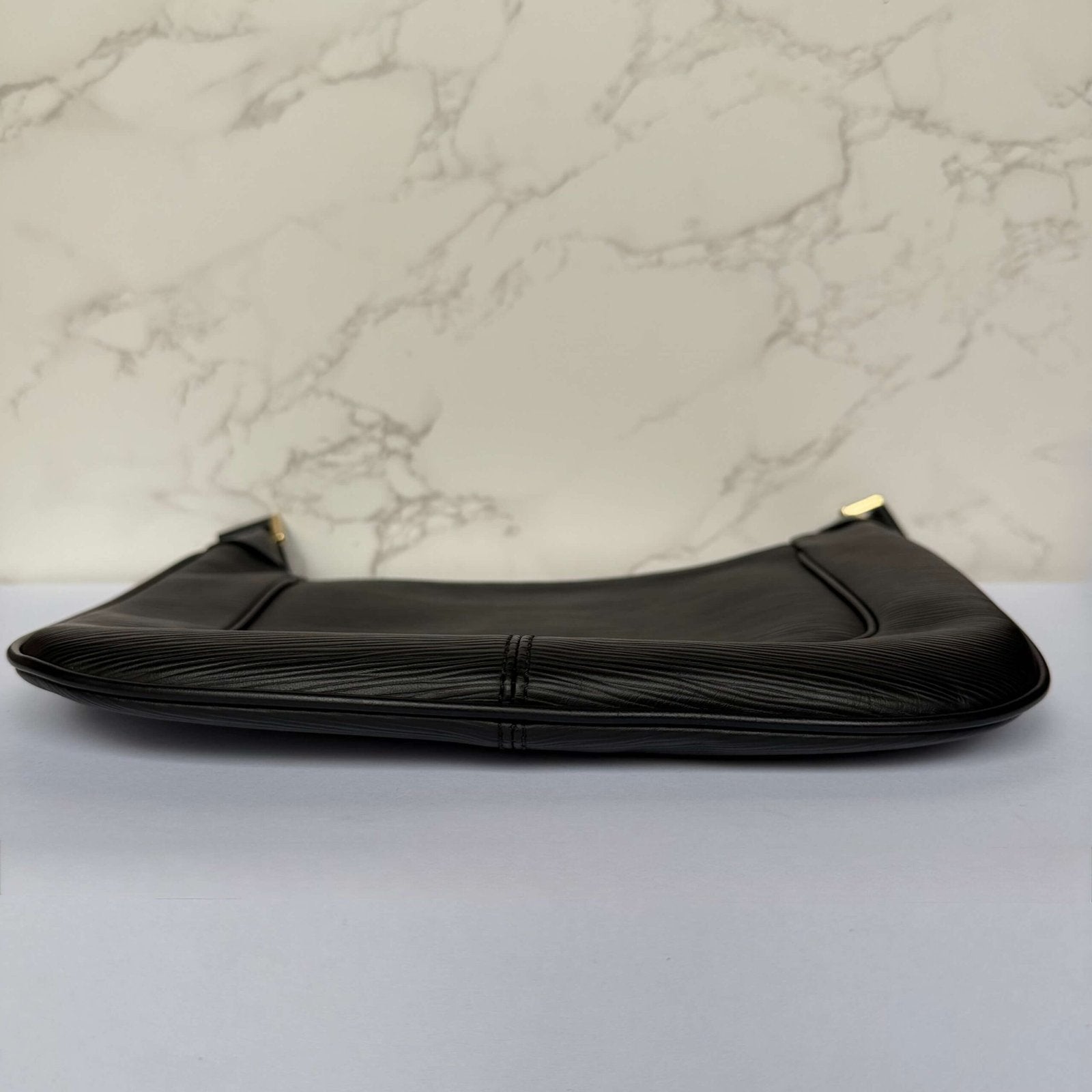 Bottom Louis Vuitton Matsy epi leather black pre-owned