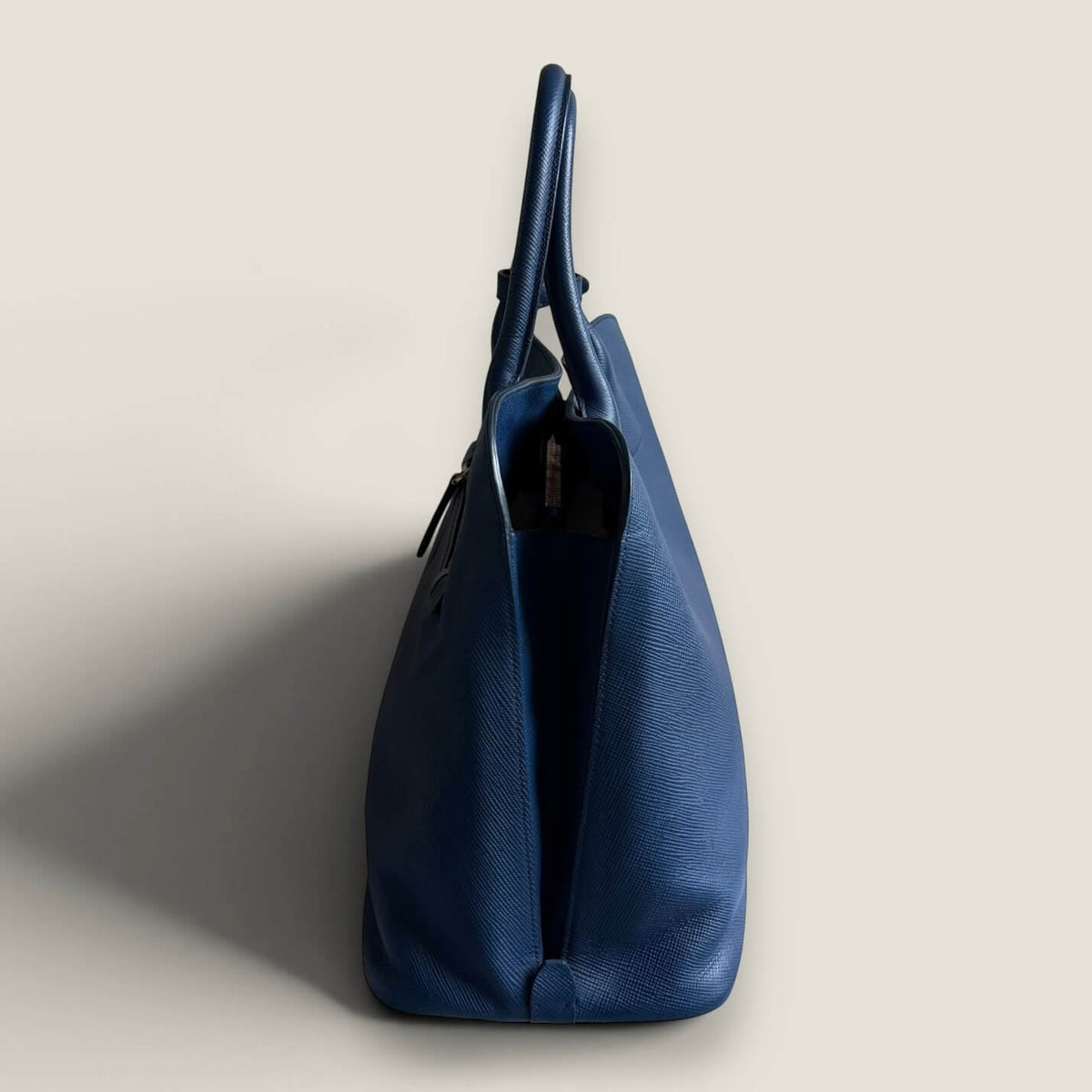 Prada saffiano cuir premium designer handbag