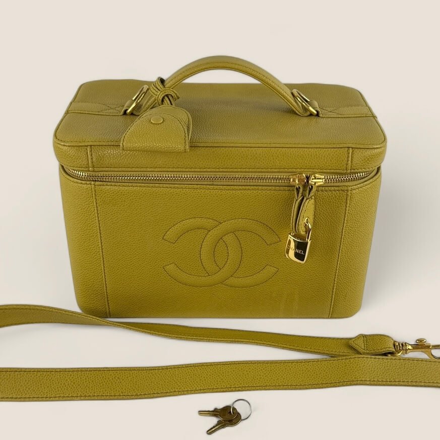 Pre-owned Chanel vanity shoulder bag in yellow caviar leather