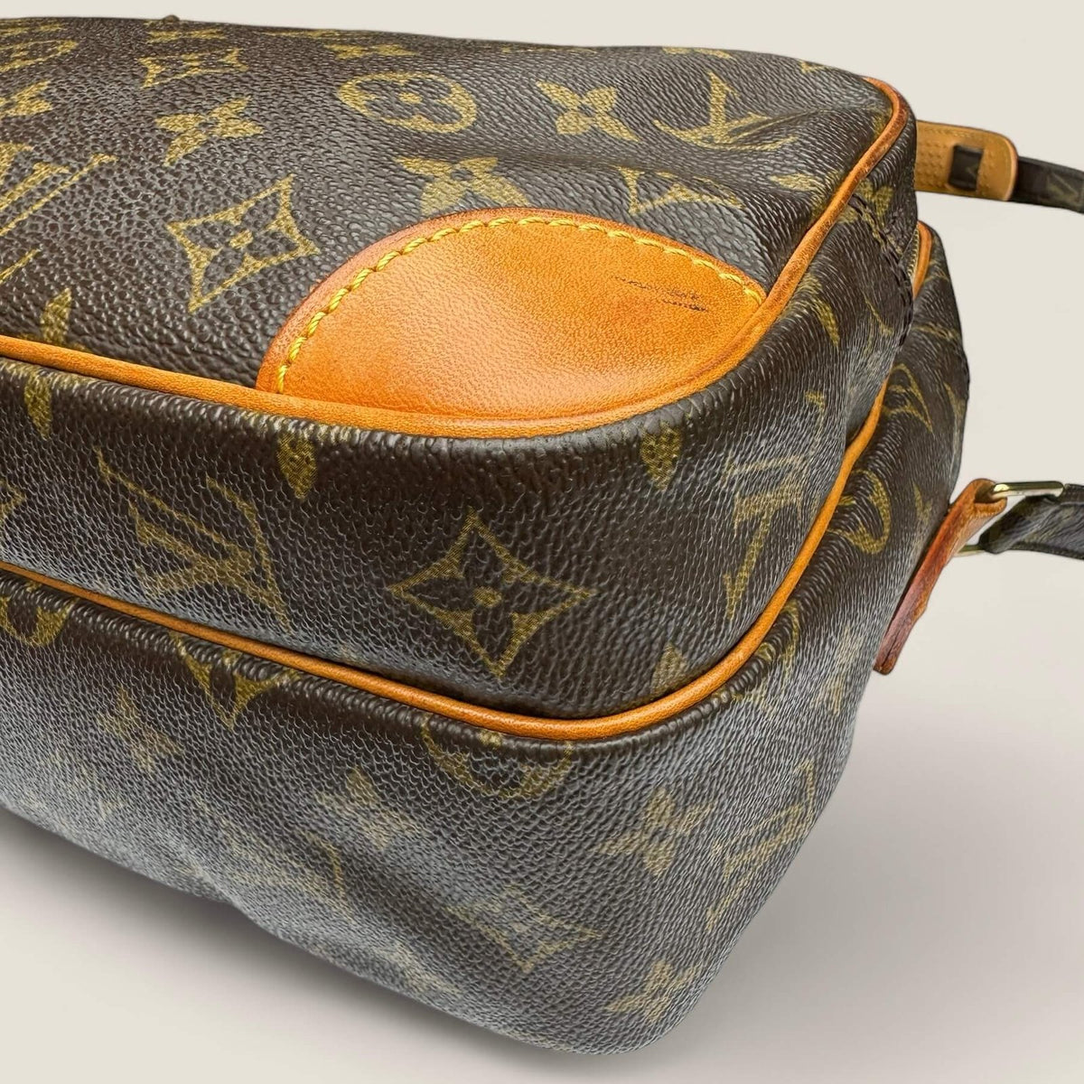 Pre-owned Louis Vuitton Nile MM shoulder bag