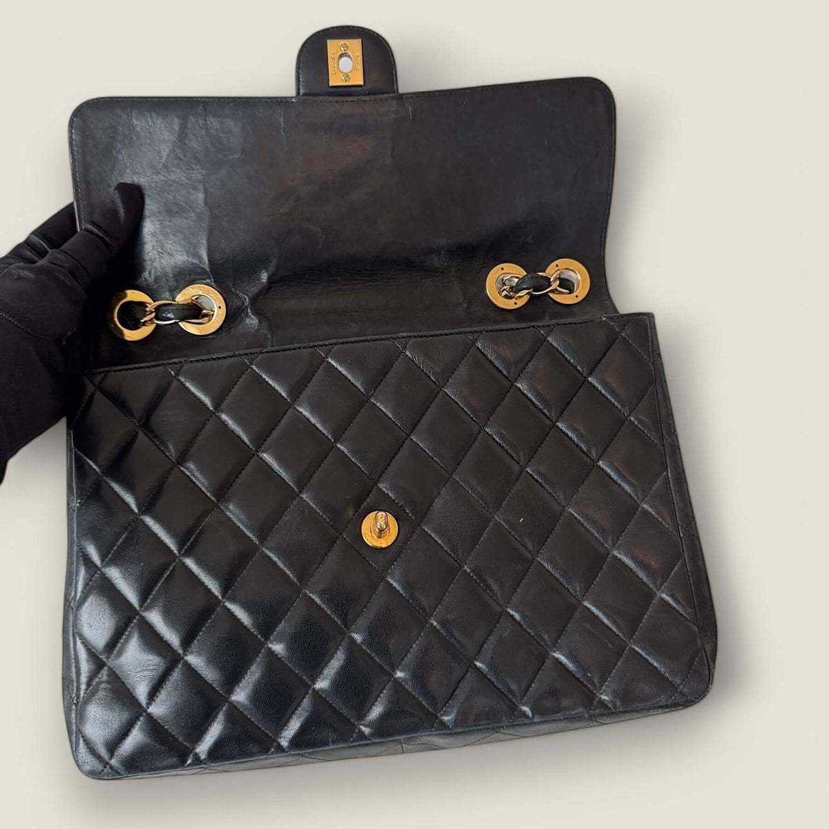 Pre-loved Chanel jumbo single flap lambskin leather