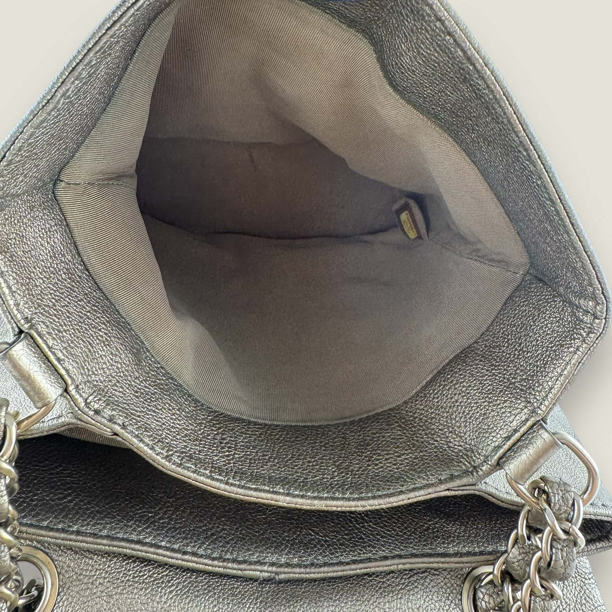 Pre-owned Chanel bag interior very good condition