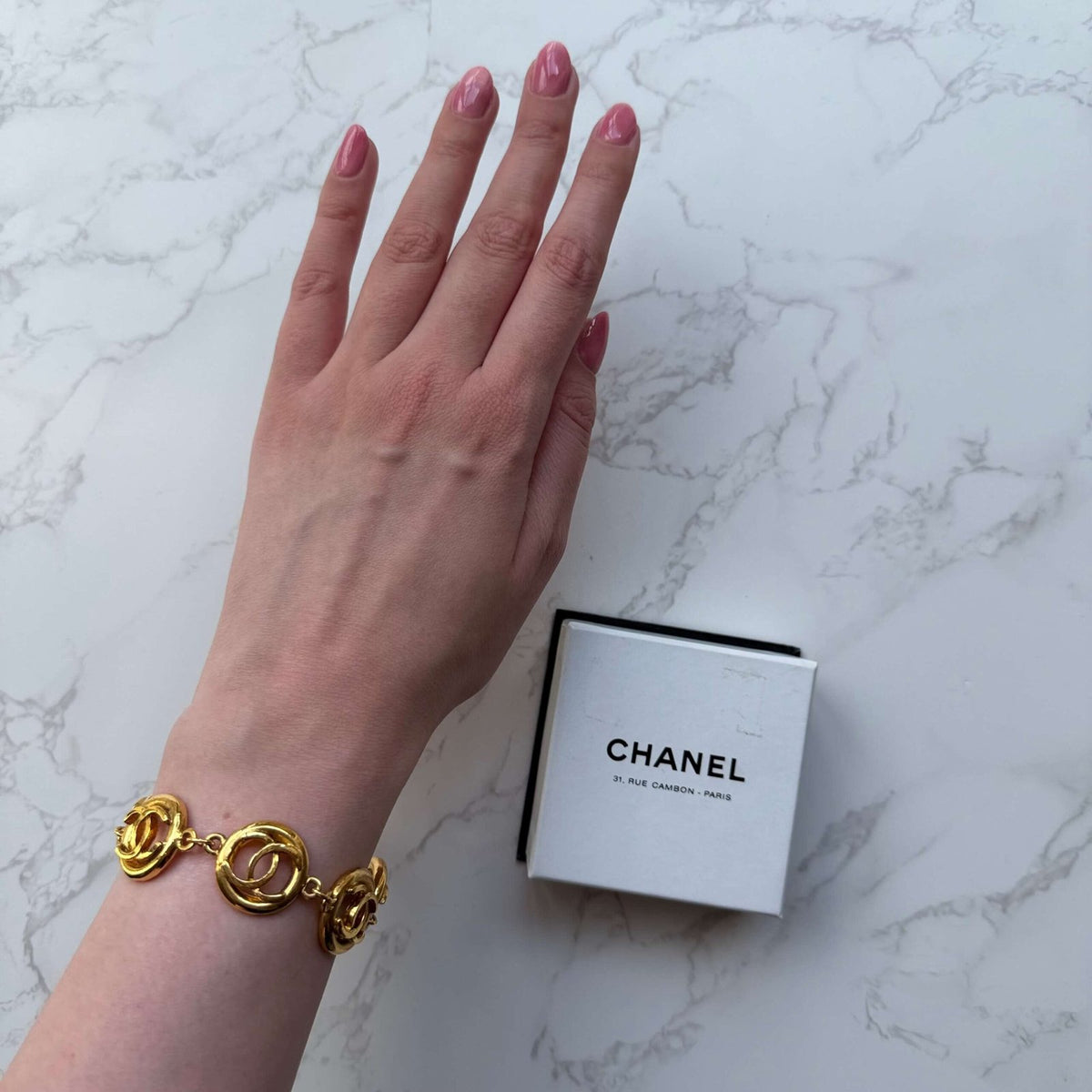 Secondhand Chanel vintage bracelet 24k gold plated