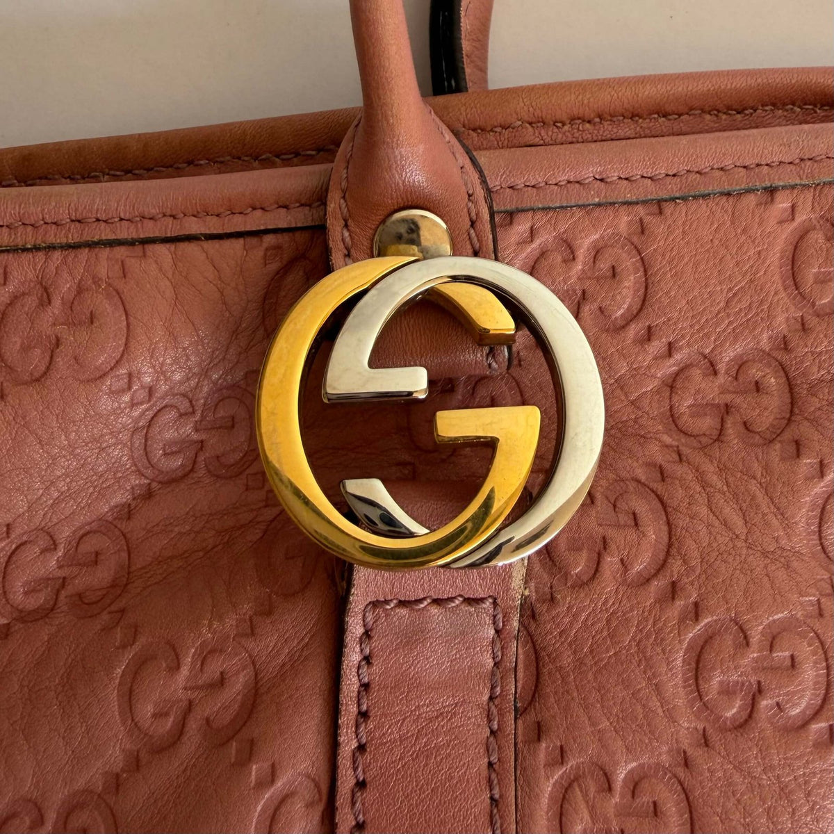 Pre-owned Gucci handbag silver and gold hardware