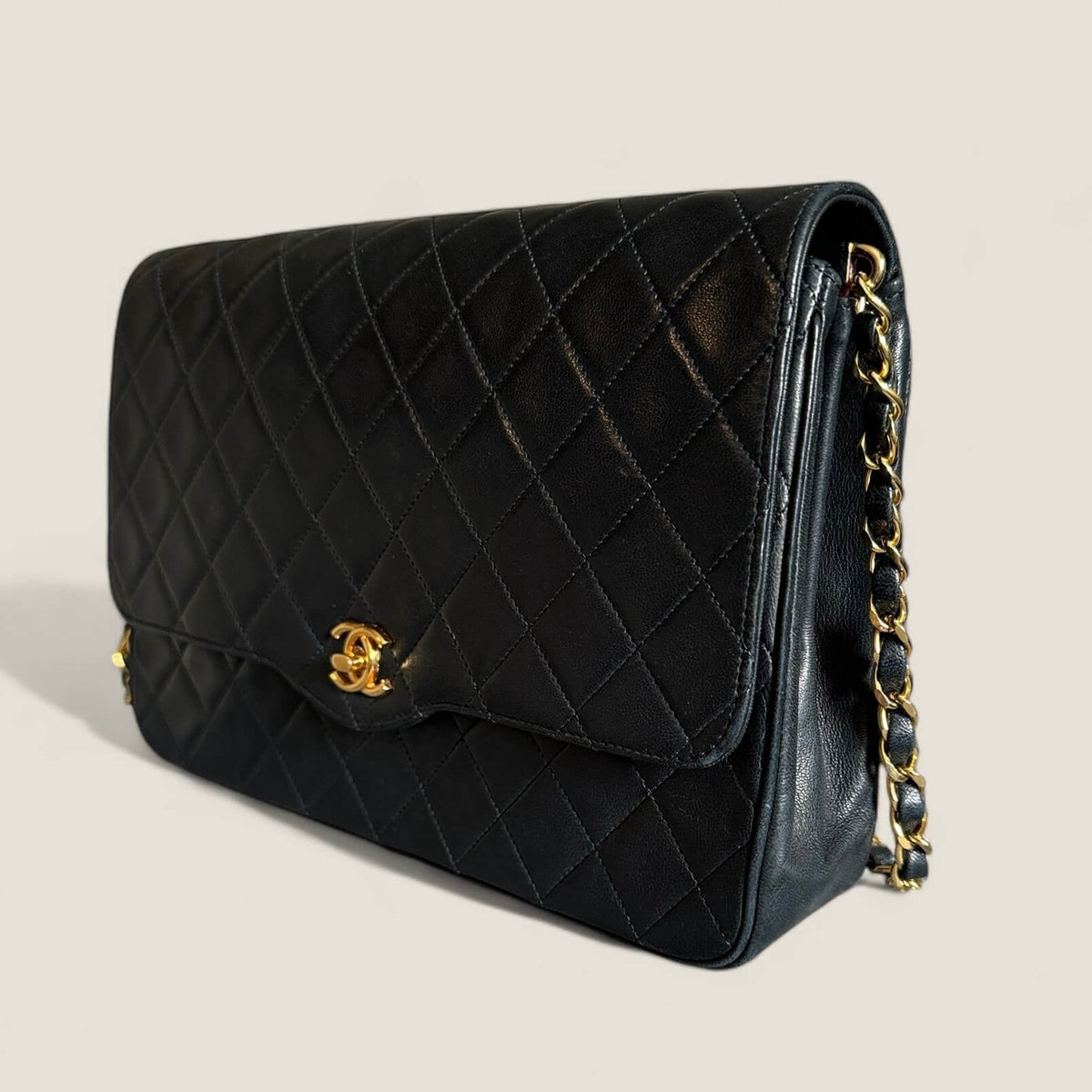Tweedehands designer tas Chanel klassieke schoudertas