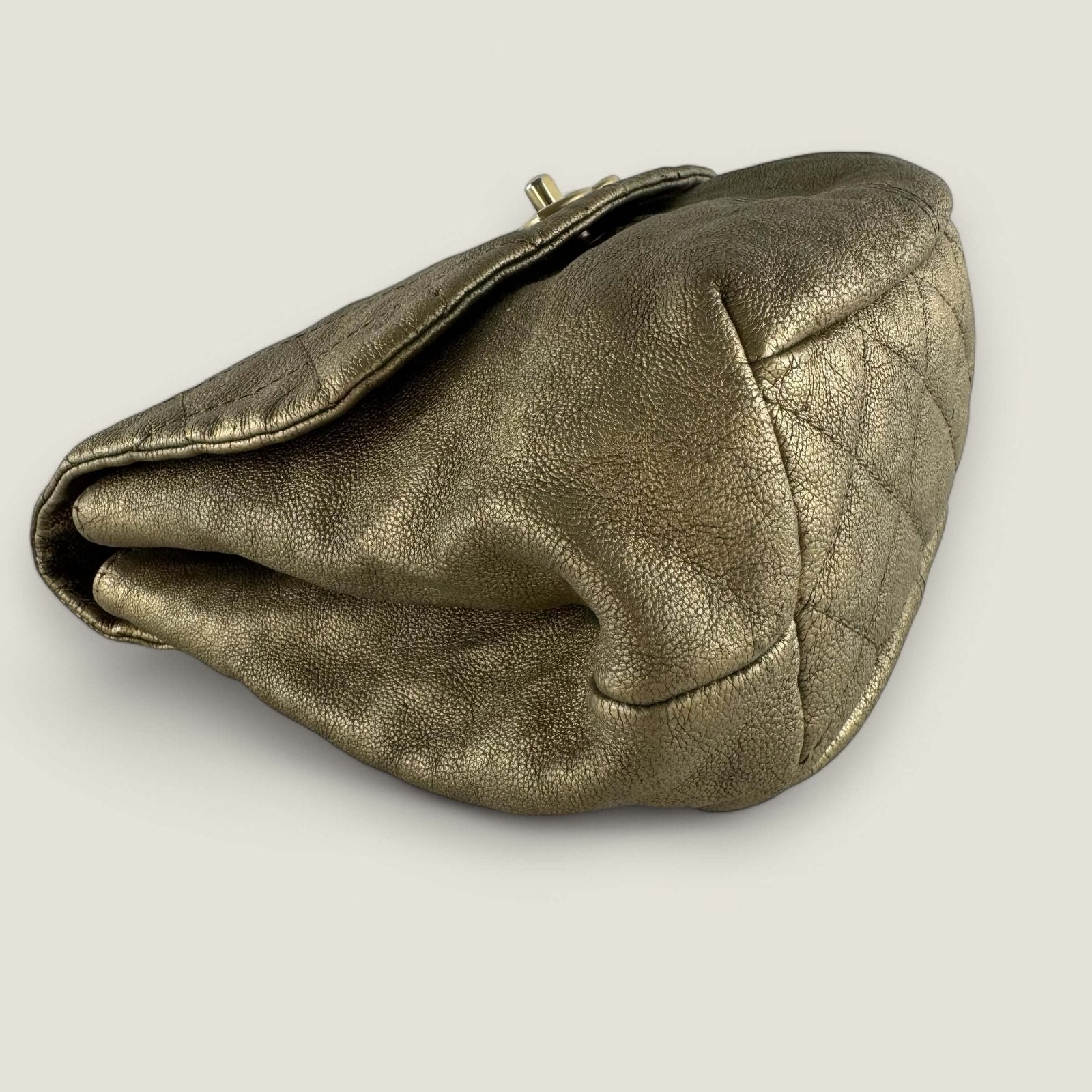 Pre-owned designer bag Chanel