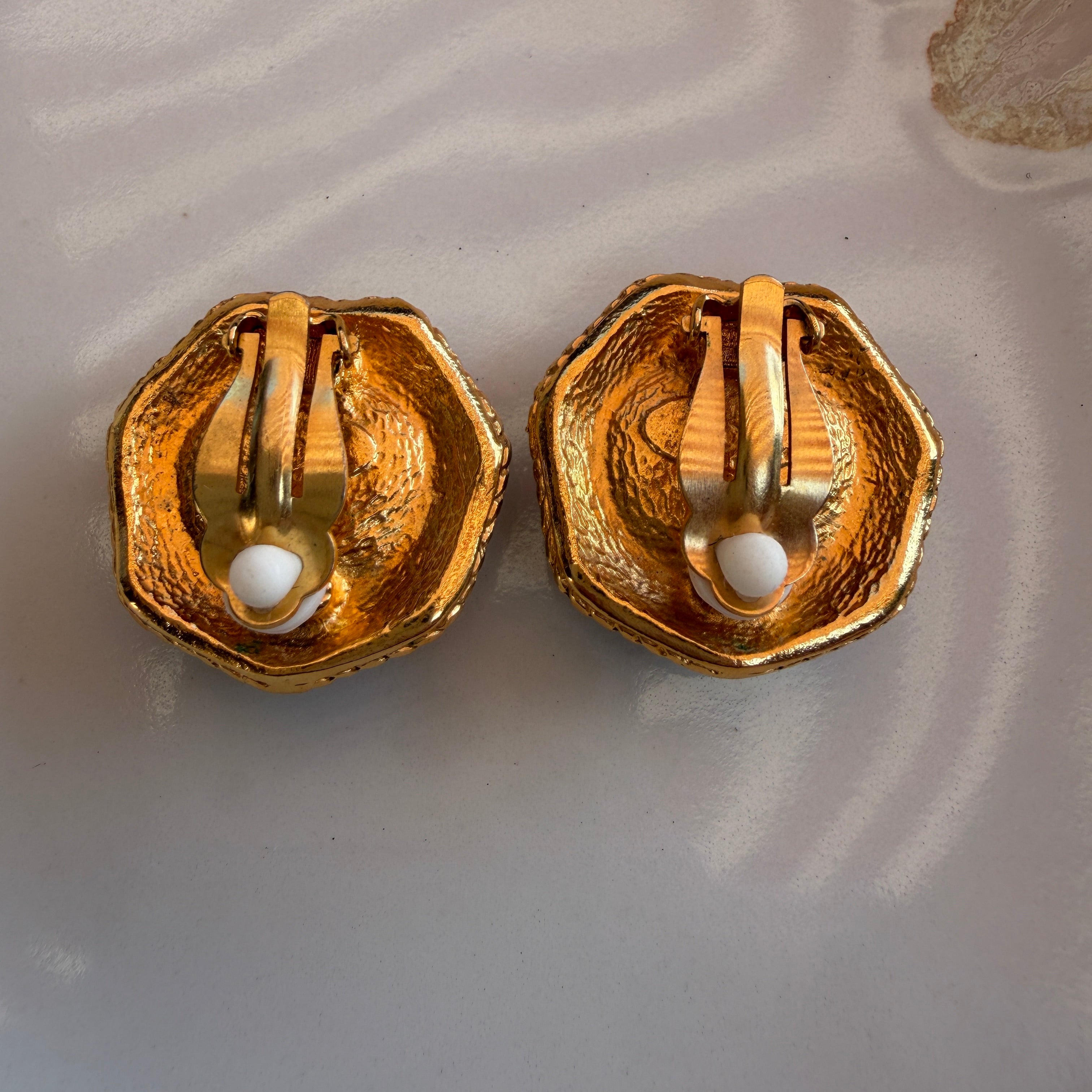 Viintage Chanel parel oorbellen