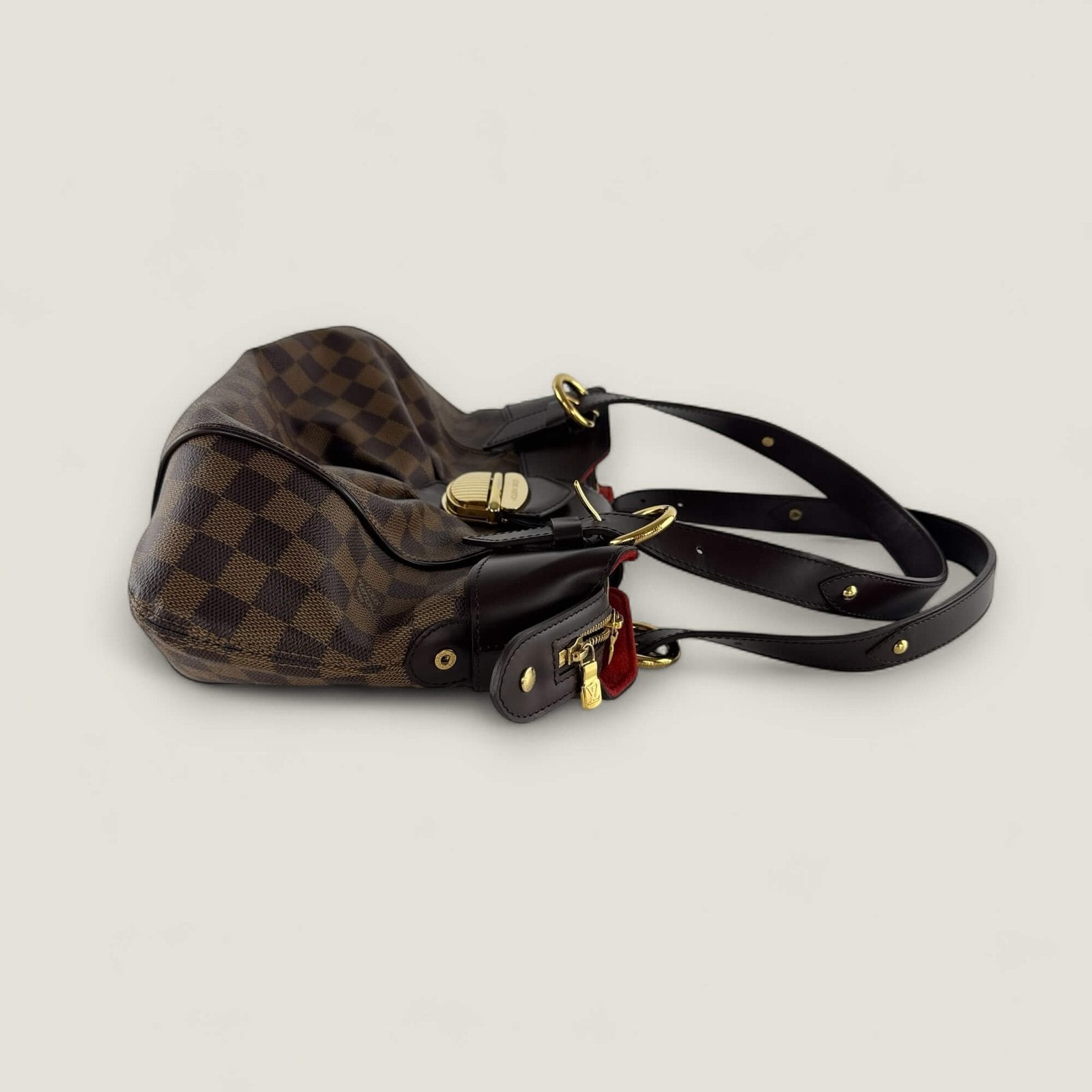 Side view pre-owned Louis Vuitton designer bag
