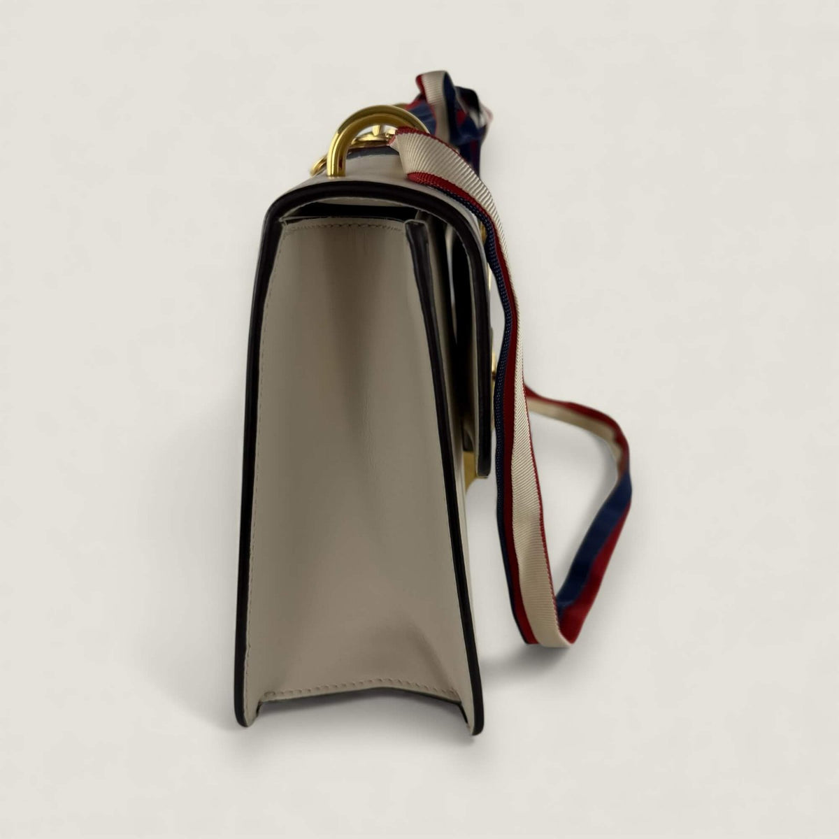 Side Gucci small Sylvie shoulder bag calfskin