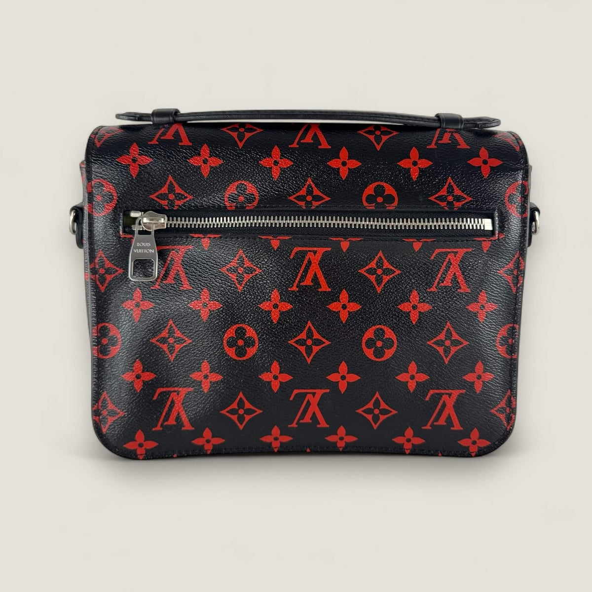 back authentic unique Louis Vuitton shoulder bag Infrarouge