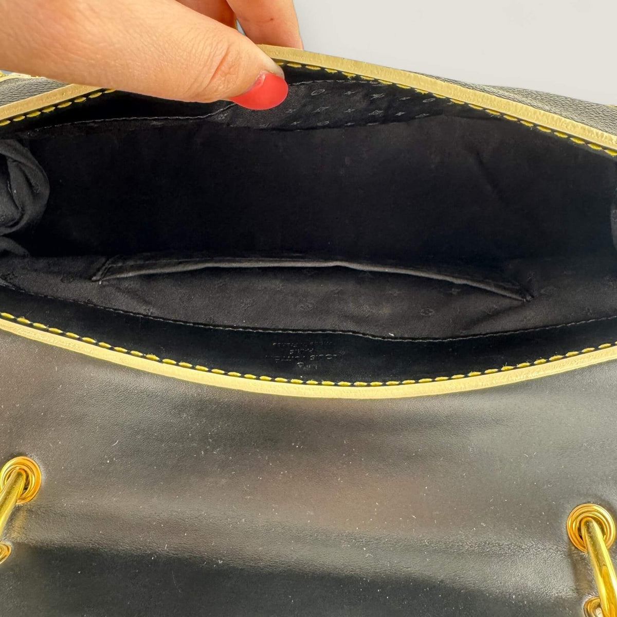 interior original Louis Vuitton handbag