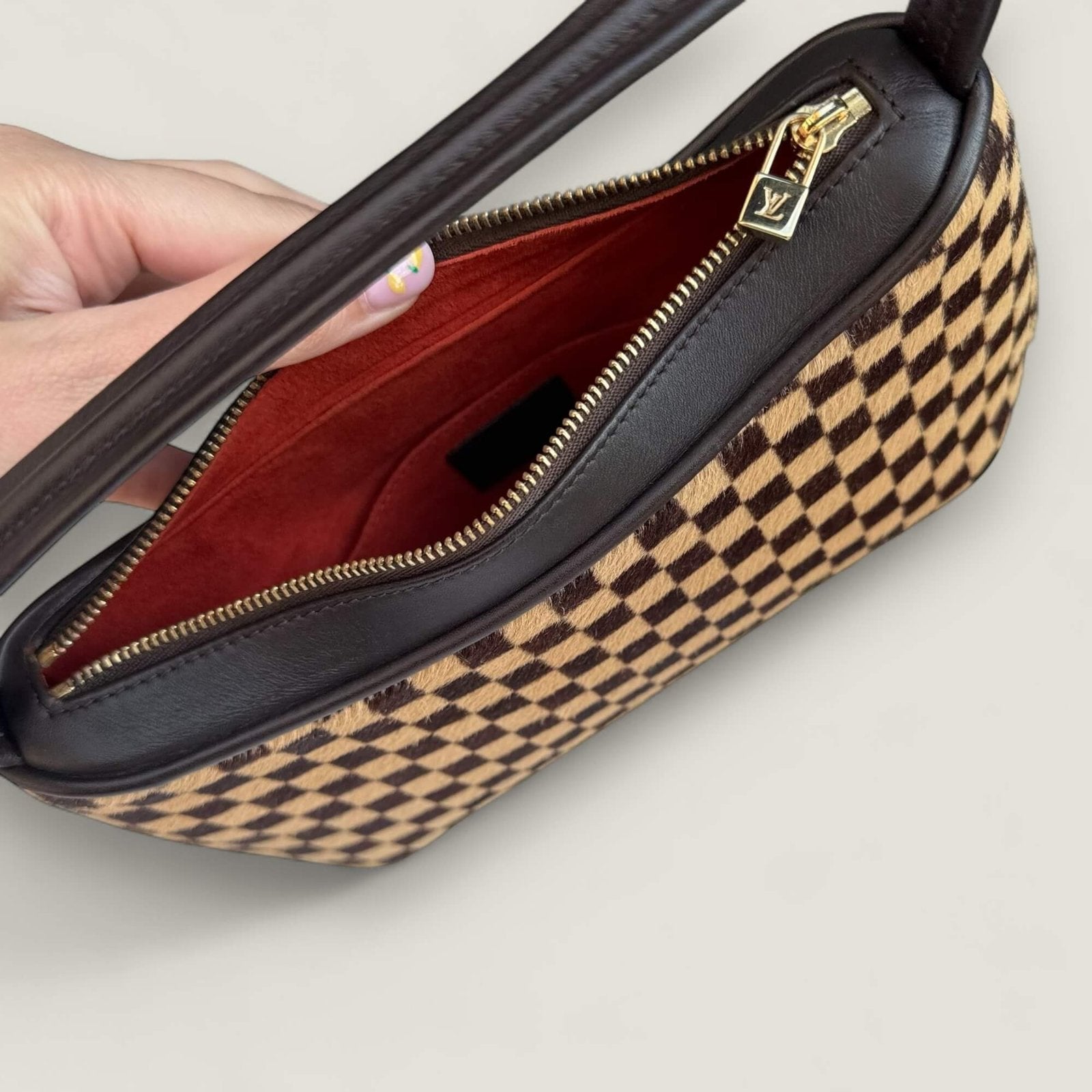 louis-vuitton-vintage-tigre-bag-italy