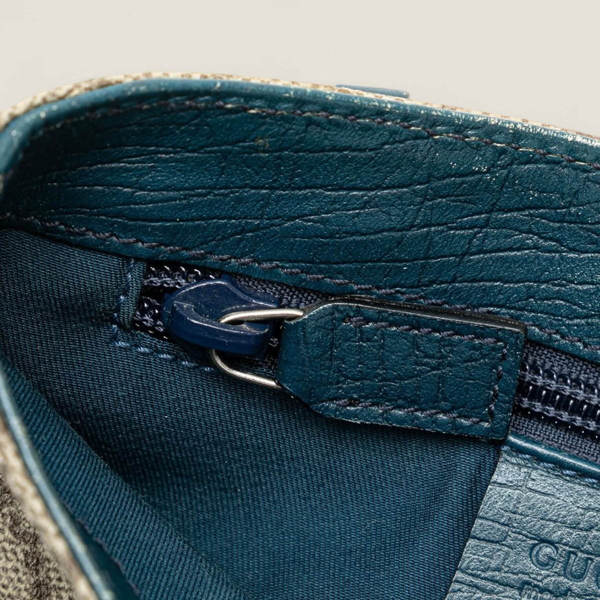 original Gucci handbag zip detail
