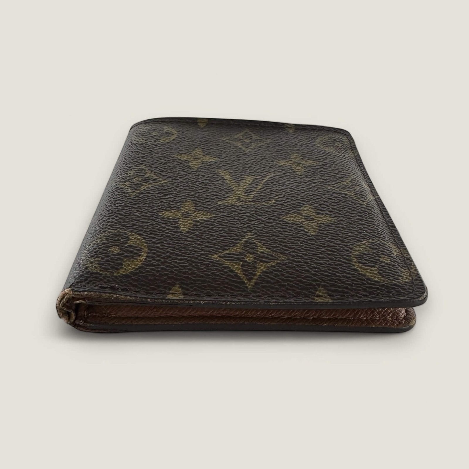 reasonable condition designer wallet Louis Vuitton
