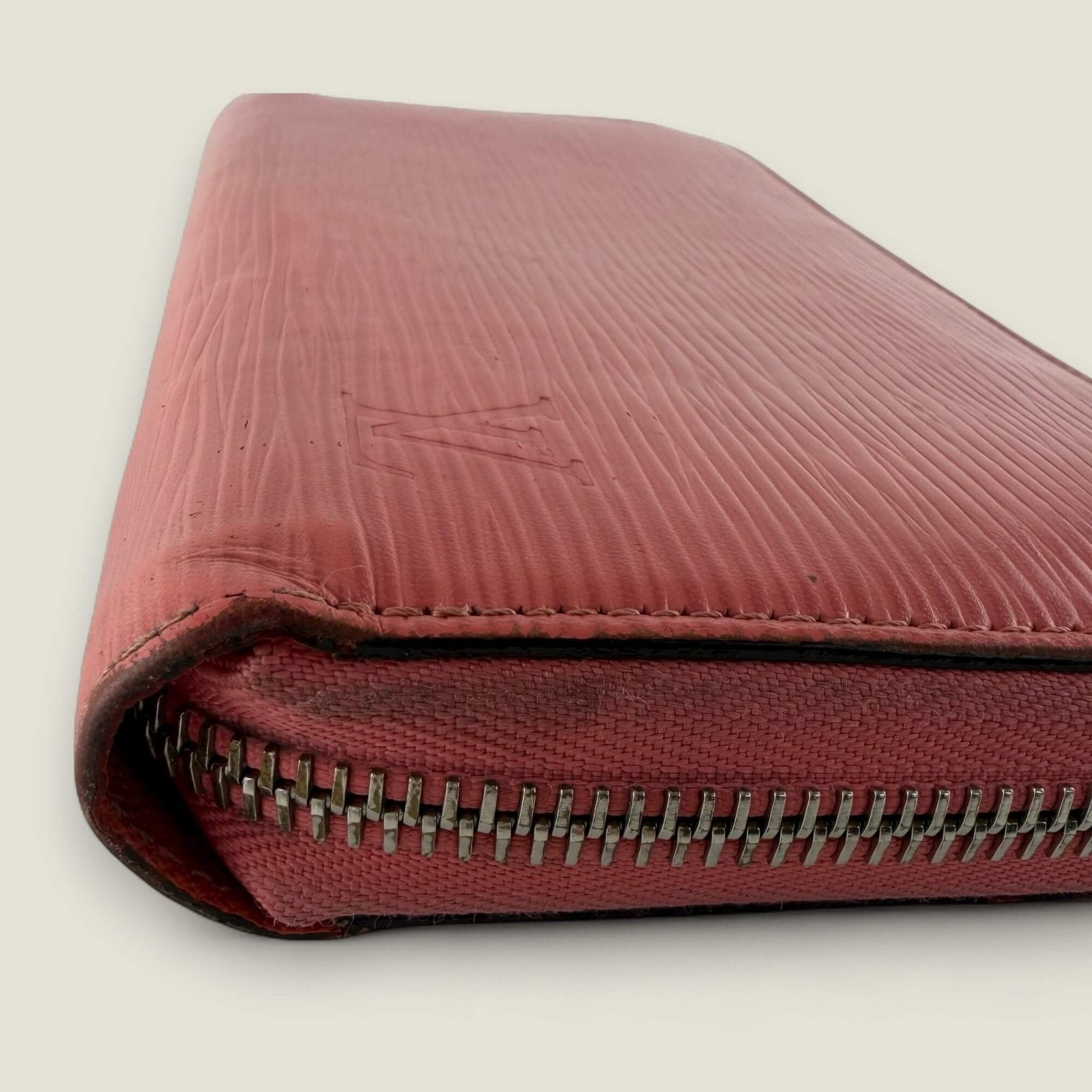 pre-owned Louis Vuitton wallet long pink leather