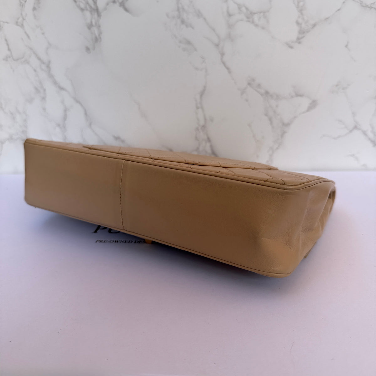 tweedehands Chanel flap bag medium beige lamsleer hoekjes