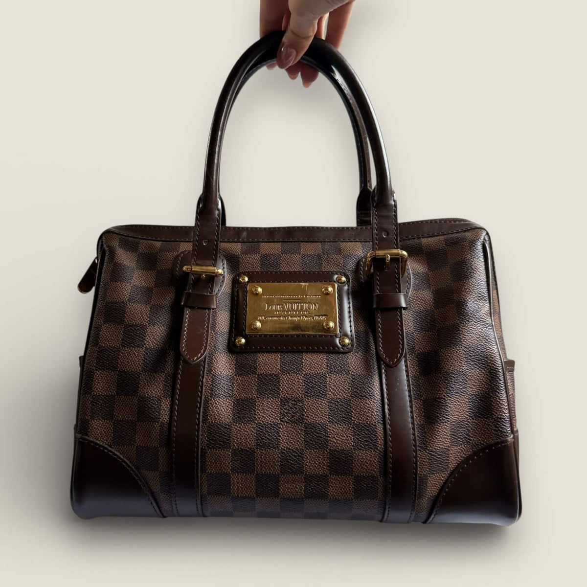 Vintage Louis Vuitton Damier Ebene Berkeley plaque logo front